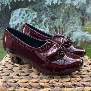 Beautiful Hotter Donna Burgundy Patent Vintage Inspired Pump Heel Size 6/6.5